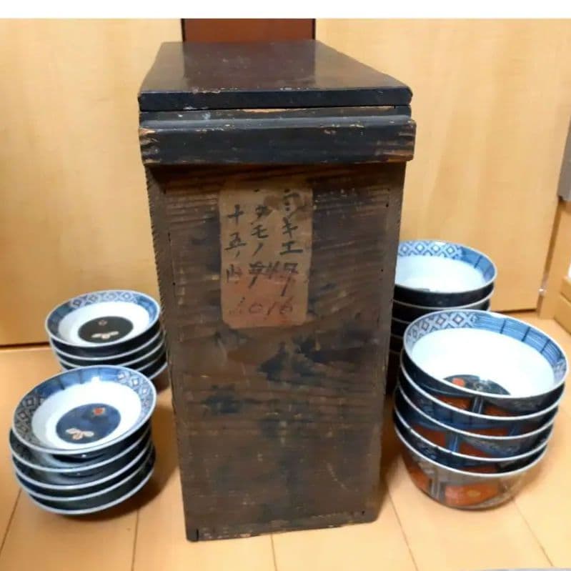 冨貴長春 蓋付き茶碗