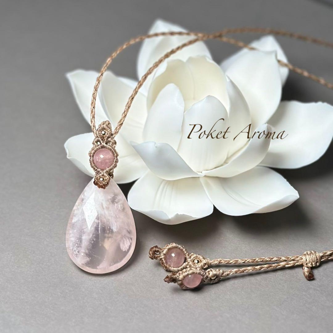 『桃清』セリサイトインローズクォーツとディープローズクォーツのマクラメネックレス