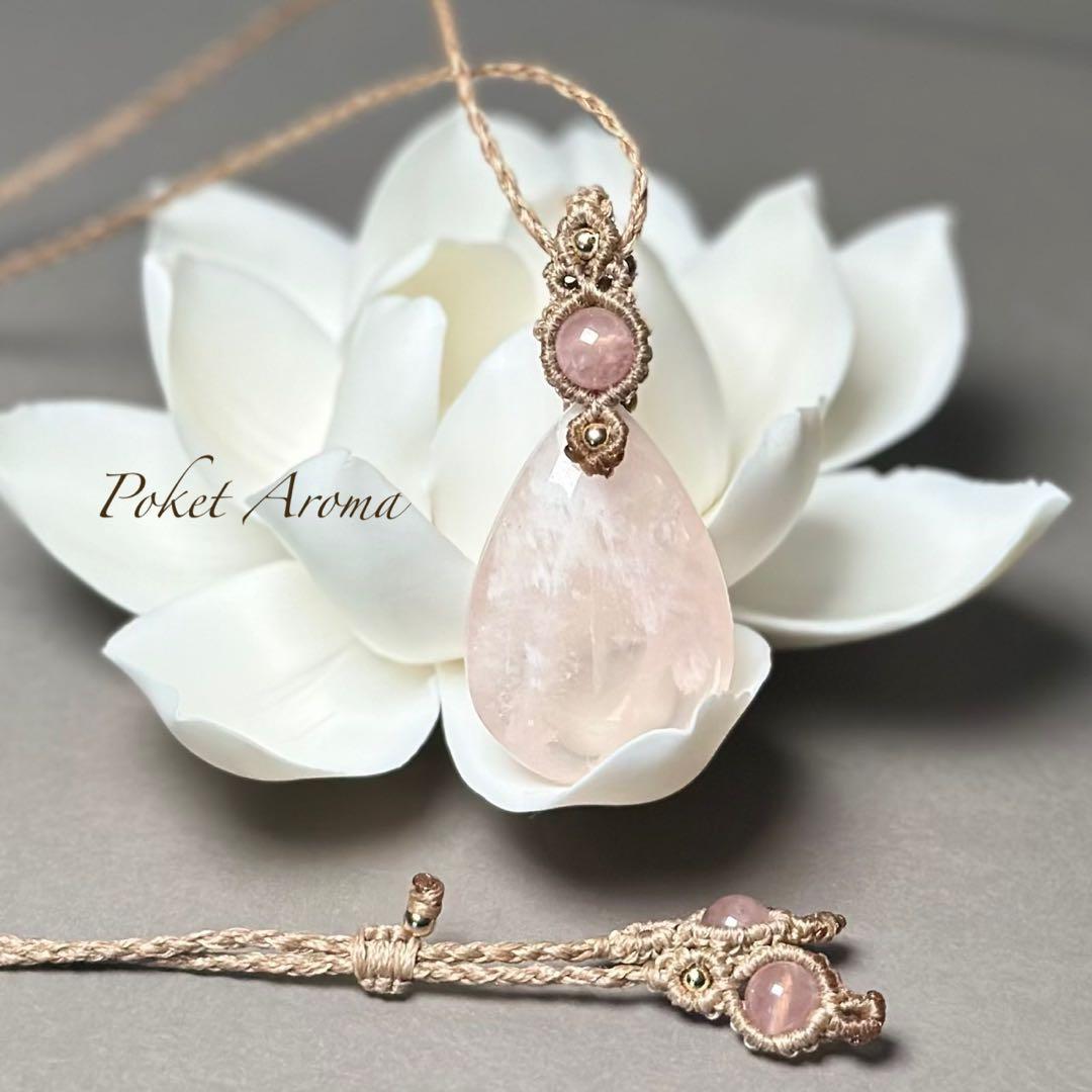 『桃清』セリサイトインローズクォーツとディープローズクォーツのマクラメネックレス