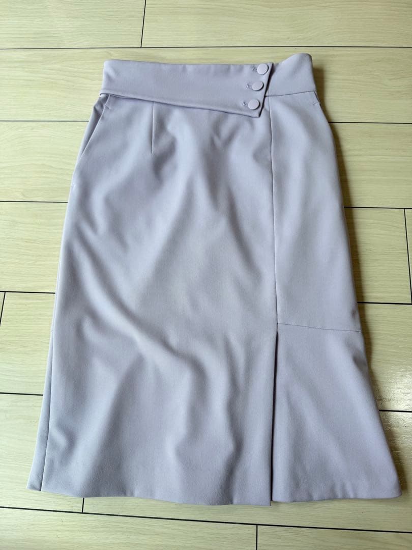 ピンキーアンドダイアン　ラベンダータイトスカート ボタン付き