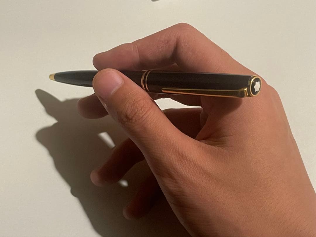 モンブラン　黒色ボールペン