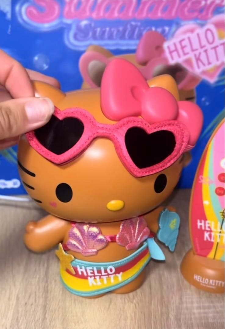 値下げ可能Hello Kitty Bluetooth スピーカーサマーサーフィン