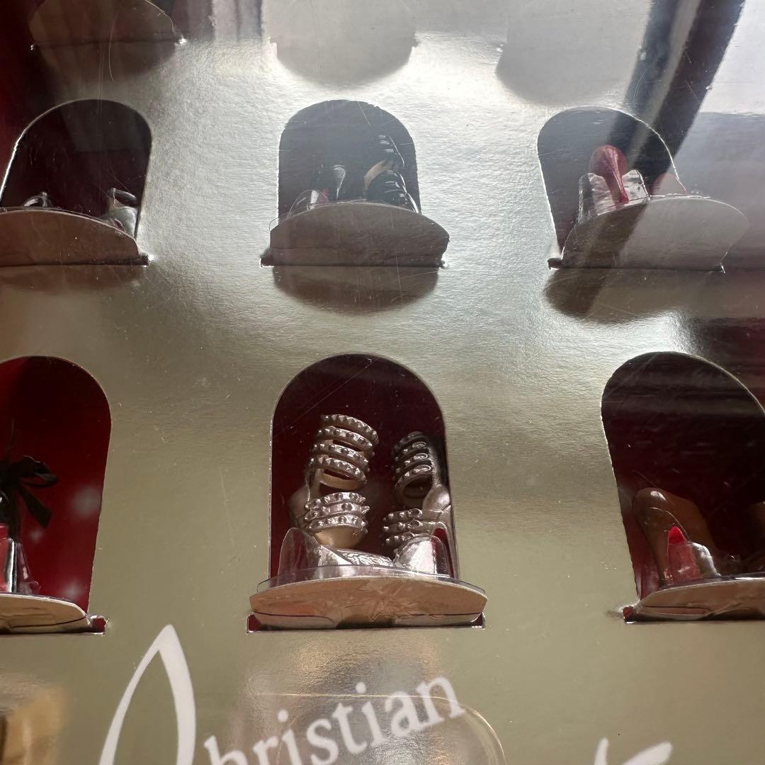 Christian Louboutin Barbie シューズコレクション