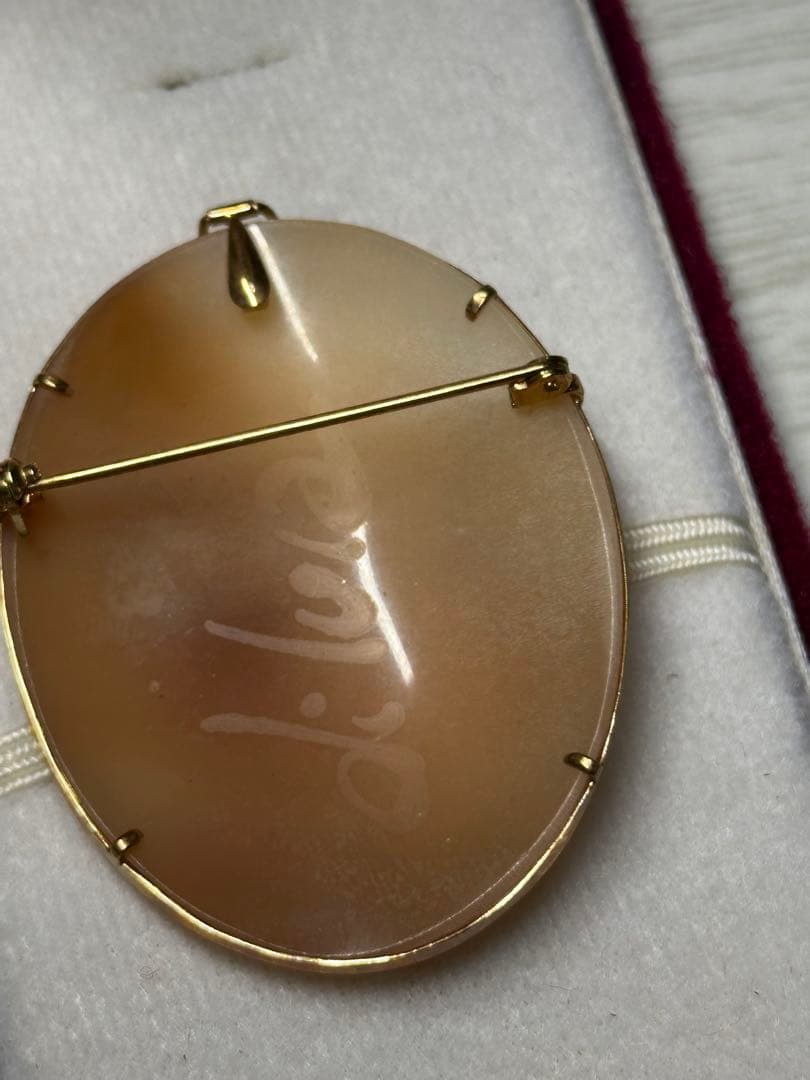 シェルカメオ　k18 作家名刻印あり　ネックレストップ　ブローチ