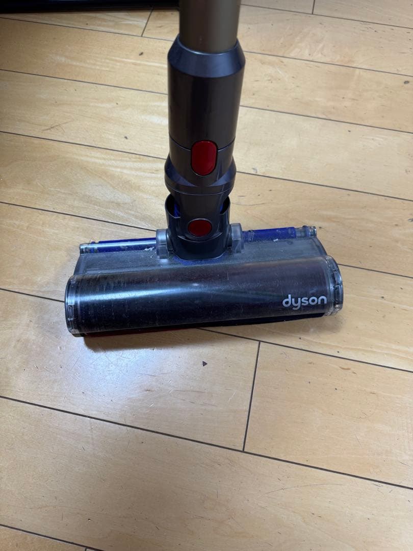 と*も様 （美品）Dyson v8 fluffy extra コードレス掃除機