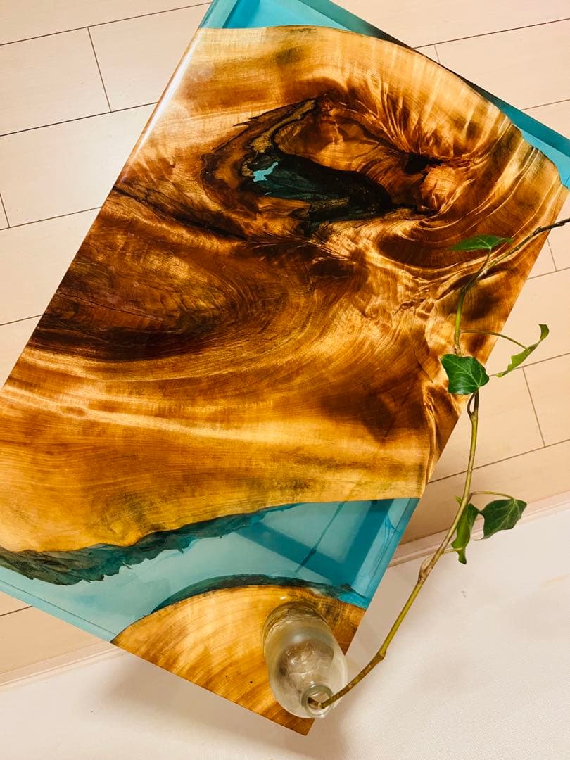 レジンテーブル　栃の木　ソファテーブル　サイドテーブル　コーヒーテーブル