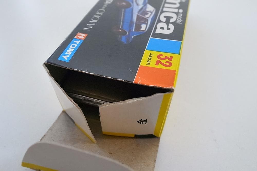 【激レア・エラー】 トミカ　日本製　ニュークラウン