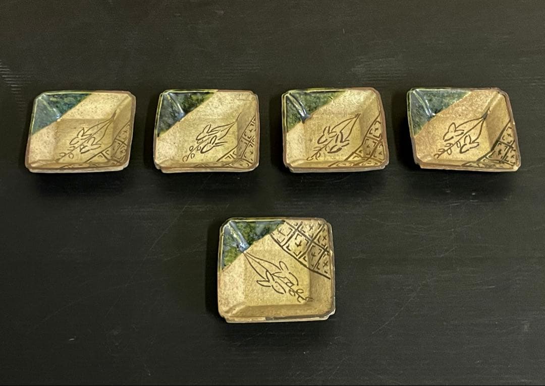 「母」 織部 布目 沢瀉図 隅切 小皿 5客 （A）