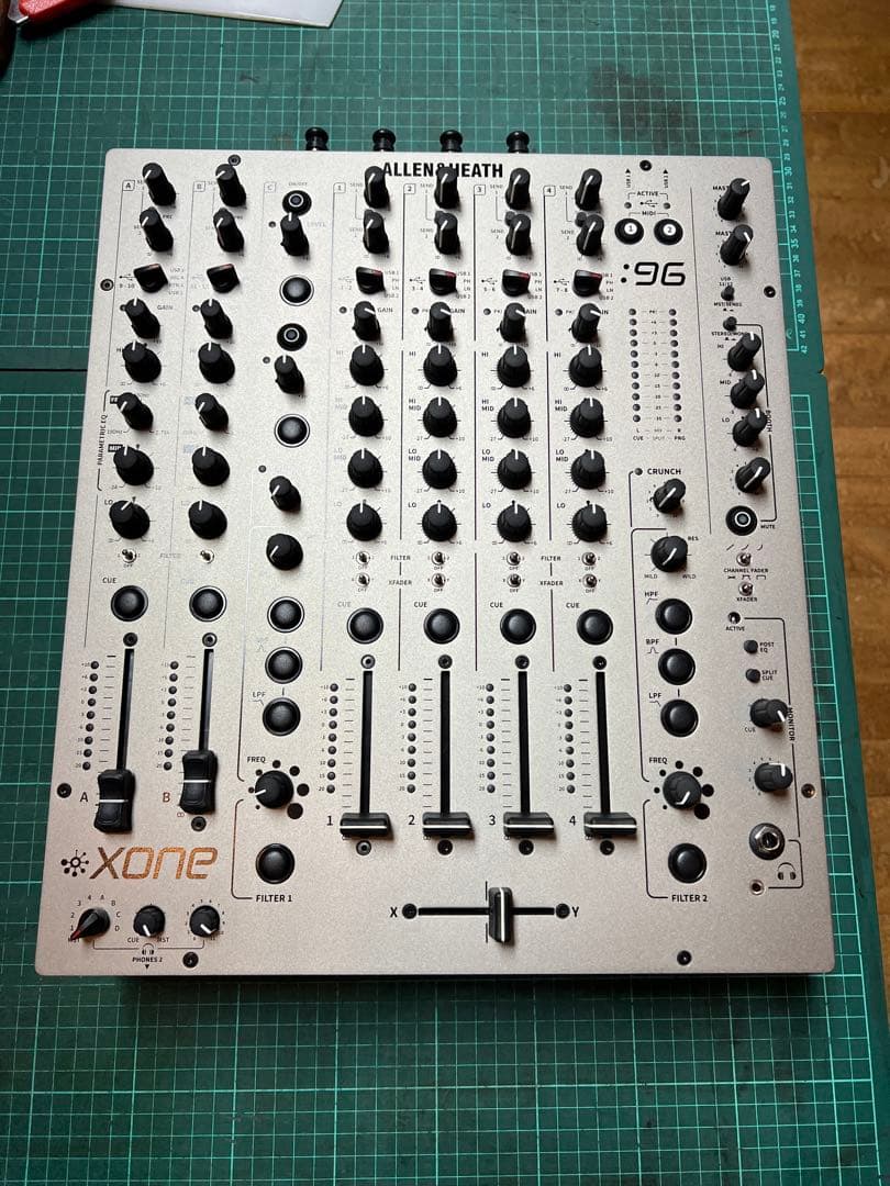 ＼ステイブル／【超美品】Allen&Heath Xone:96