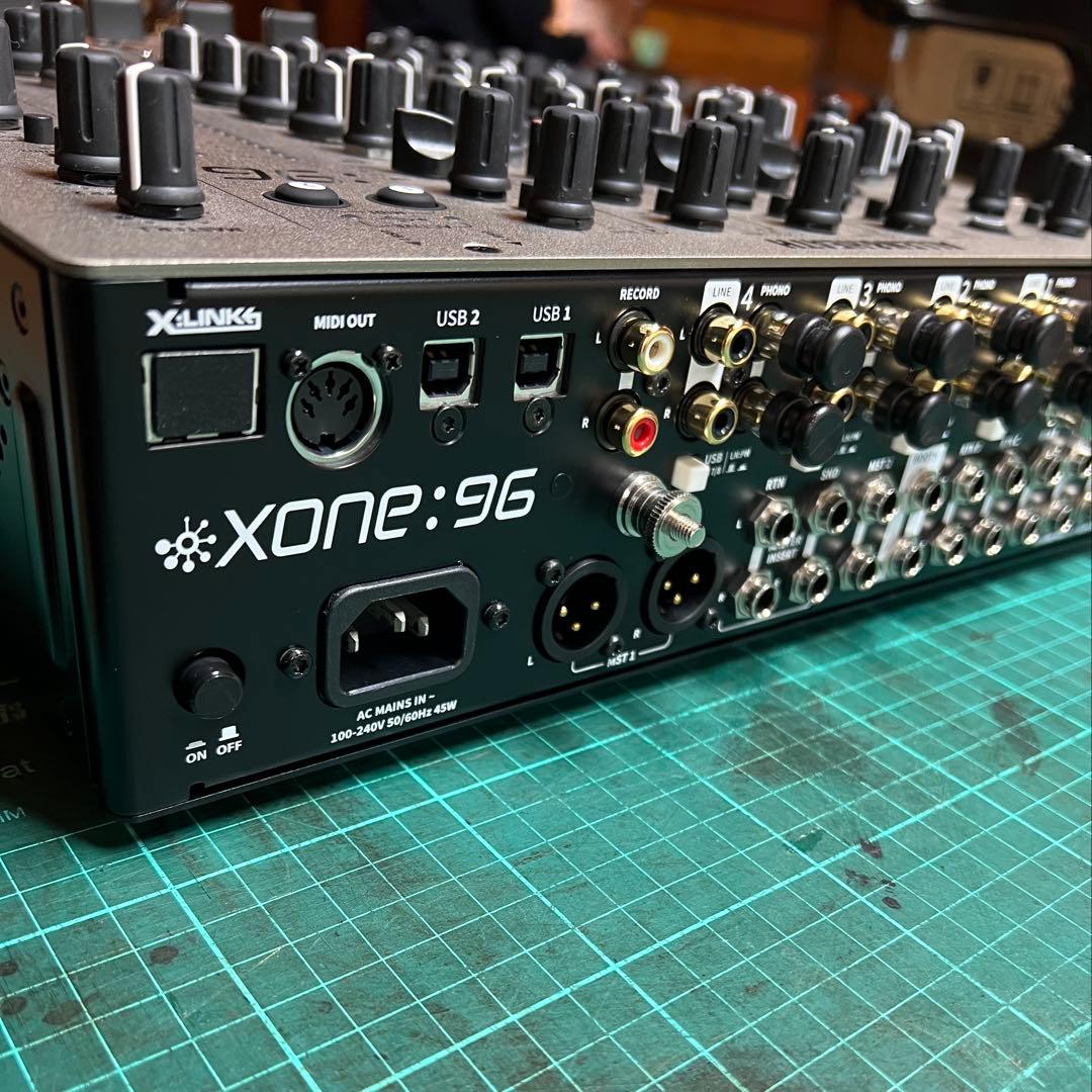 ＼ステイブル／【超美品】Allen&Heath Xone:96