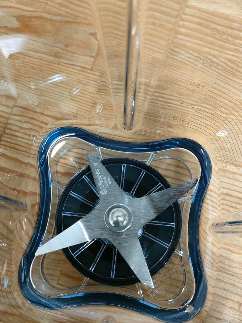 【未使用に近い】バイタミックスE320　タンパースタンド付き　1590