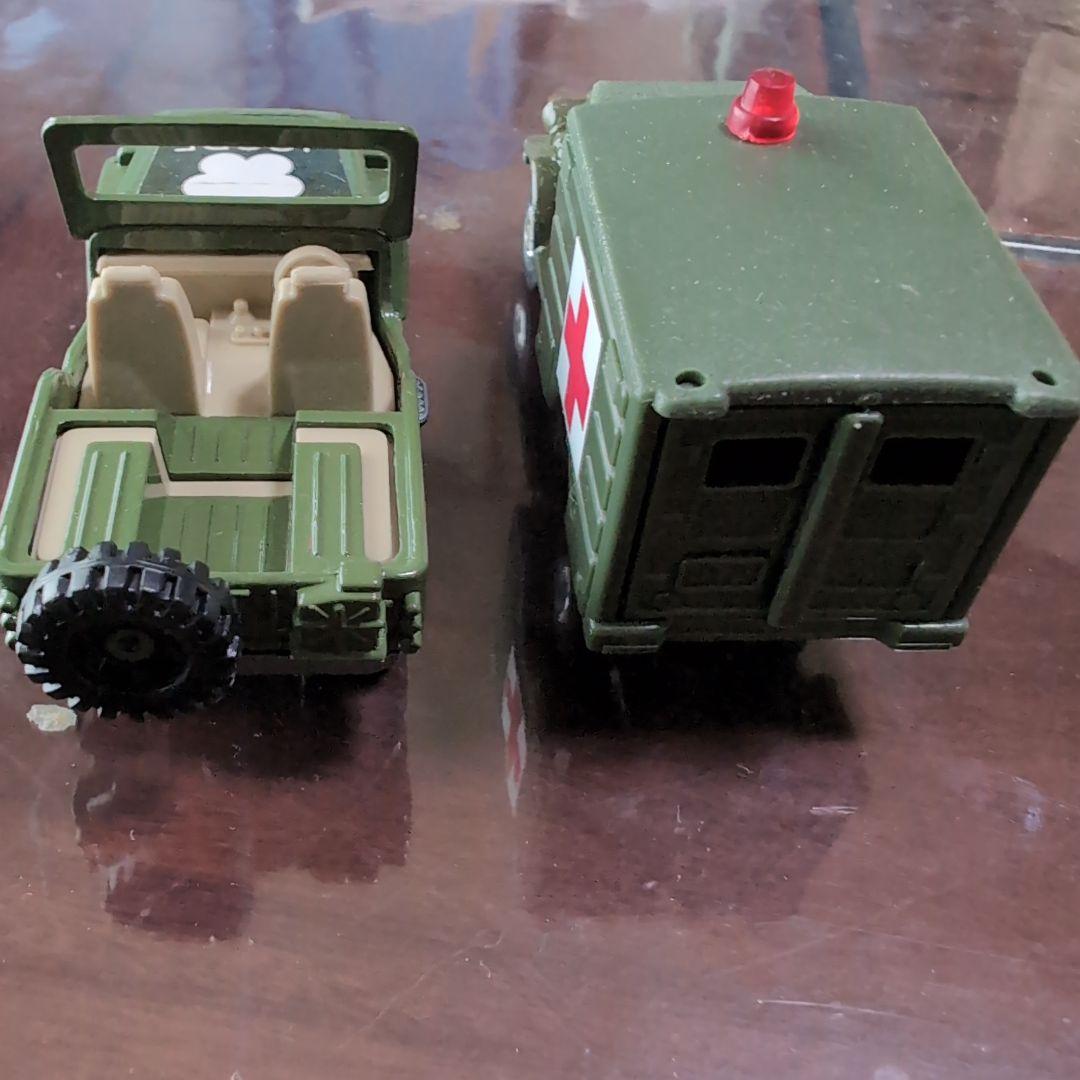 黒箱トミカ 自衛隊ジープ＆自衛隊救急車