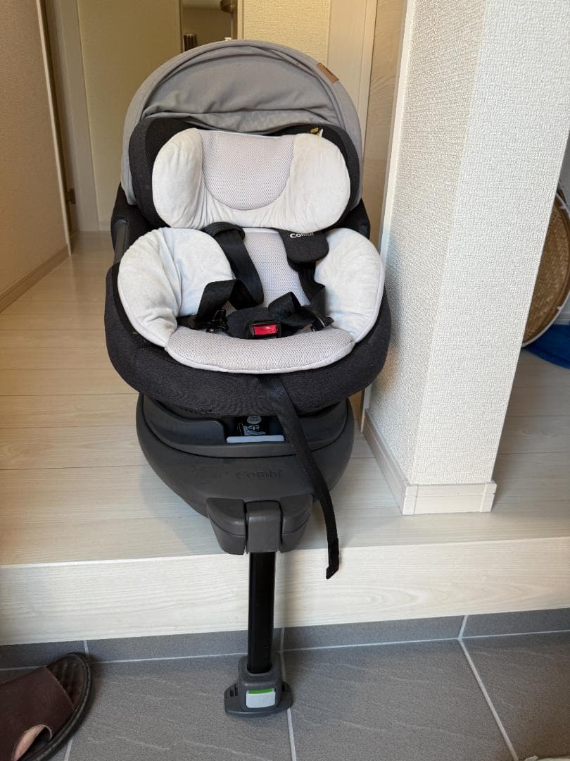 Combi コンビ チャイルドシート キッズシート
