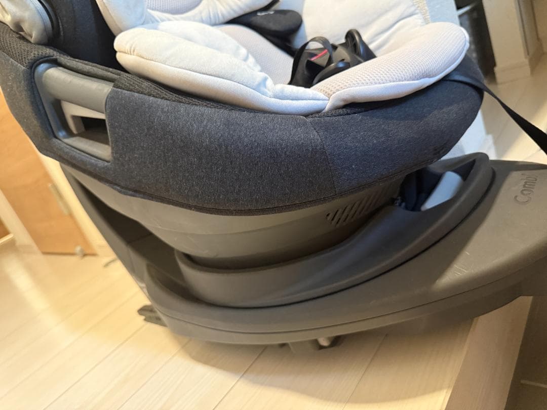 Combi コンビ チャイルドシート キッズシート