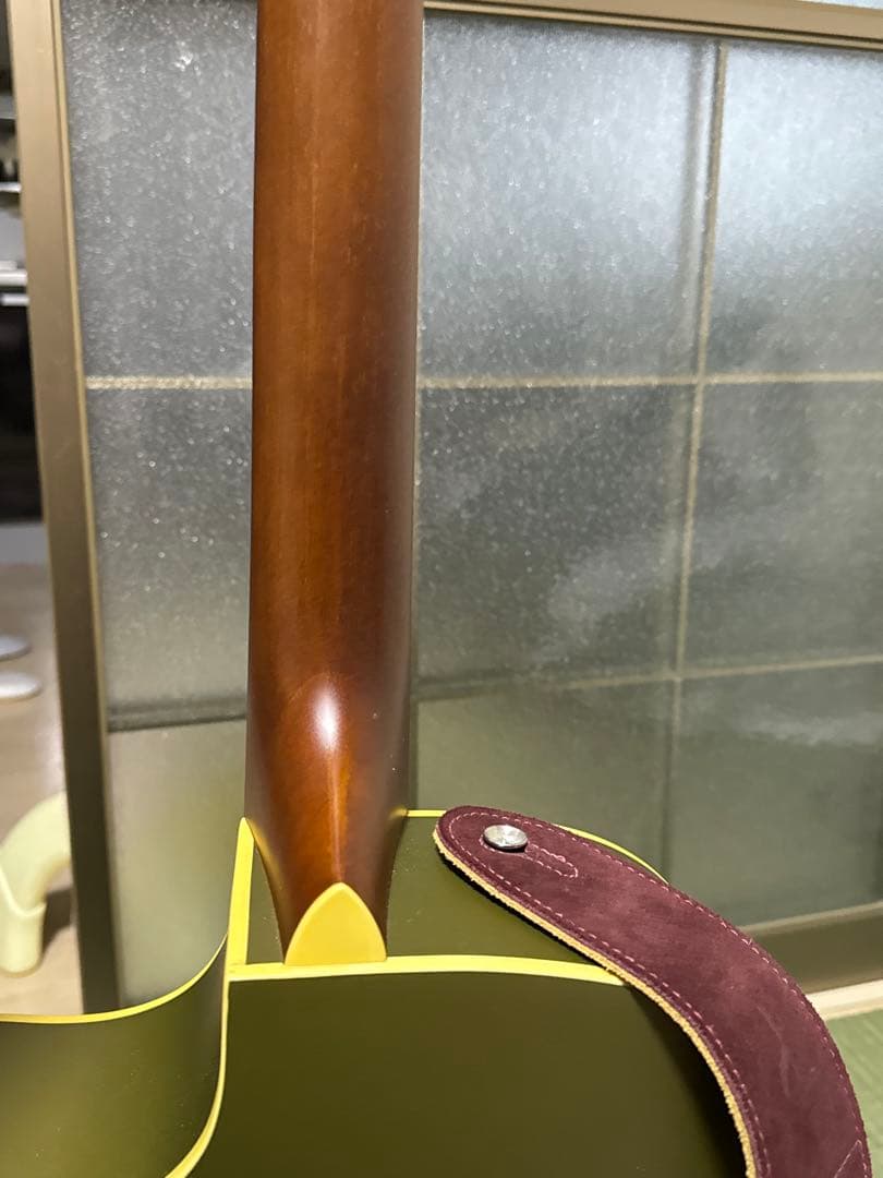 fender エレアコ、Newporter Player オリーブサテン　美品