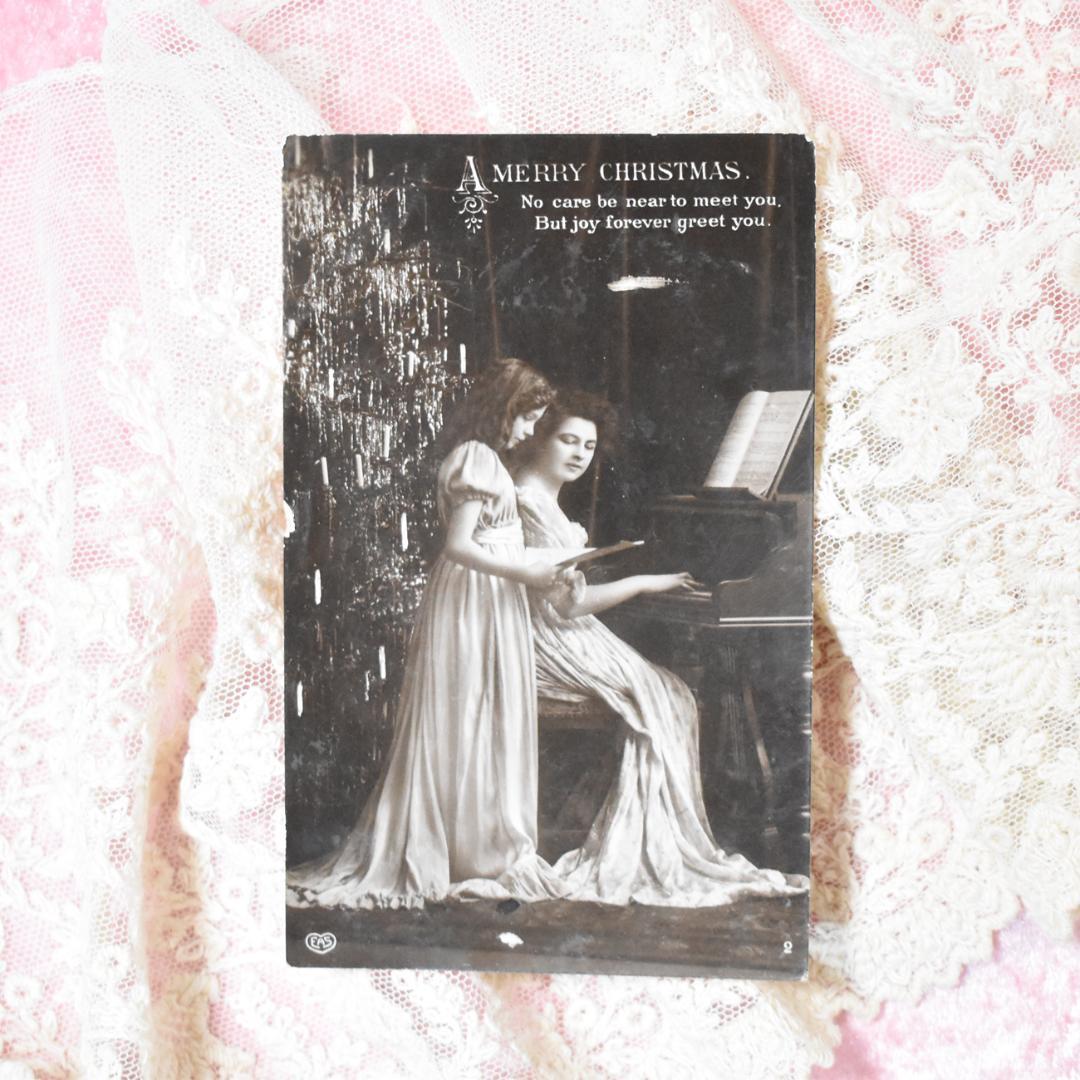 *アンティークポストカード　クリスマスにピアノを演奏する美しい少女とママ2