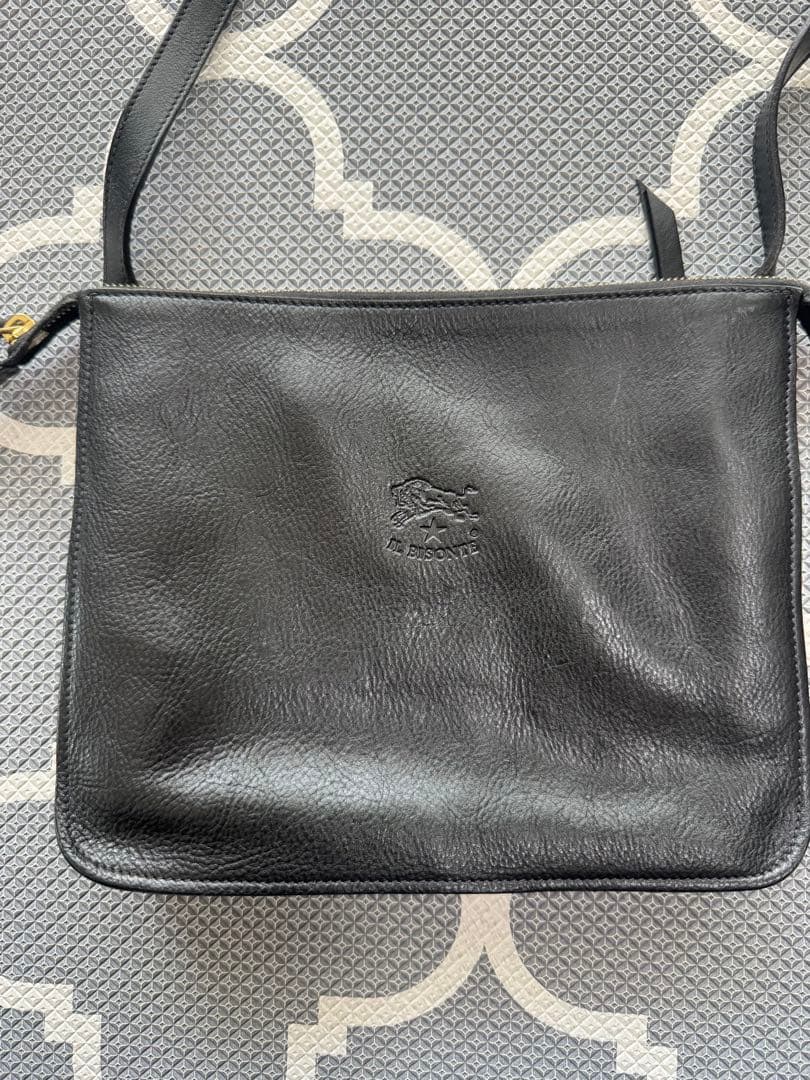 【美品】イルビゾンテ IL BISONTE ショルダーバッグ ロゴ型押し 本革