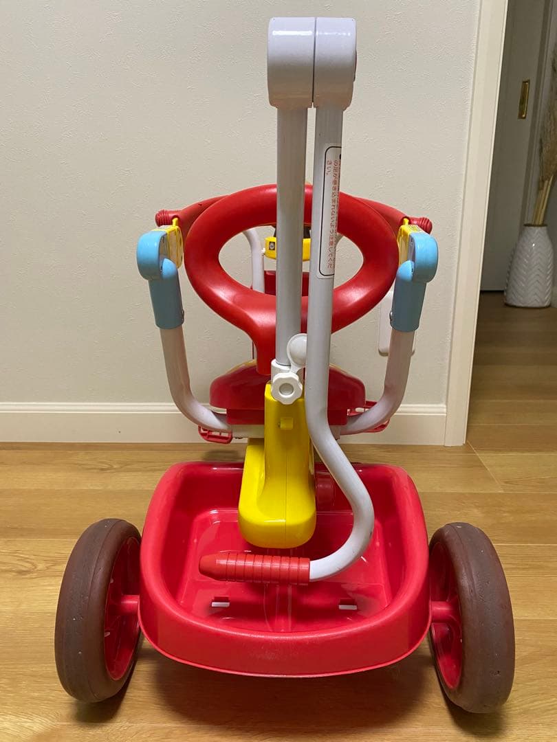 アンパンマン 三輪車 赤 黄色