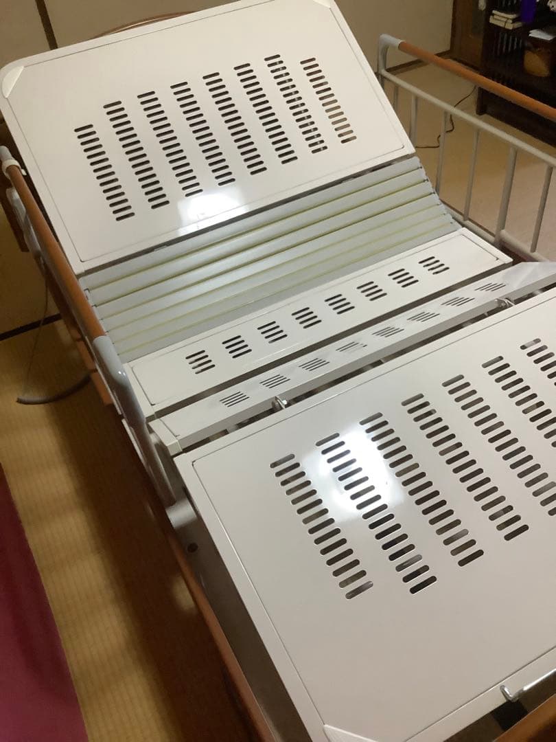 NO.588 PARAMOUNT BED／電動3モーター／マットレス付／シングル