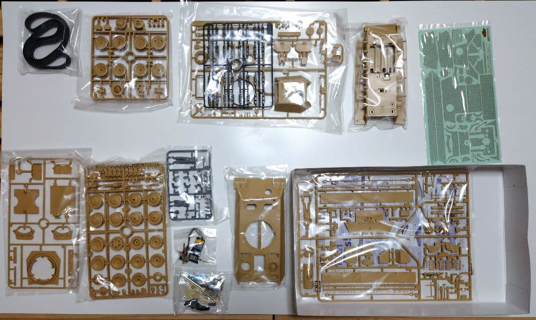 中*鍋様 タミヤ 30055 パンサーG 初期型 30057 マークIV メール