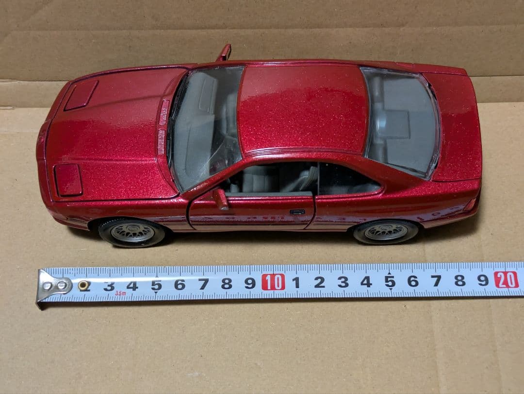 BMW 850i　1/24　ミニカー