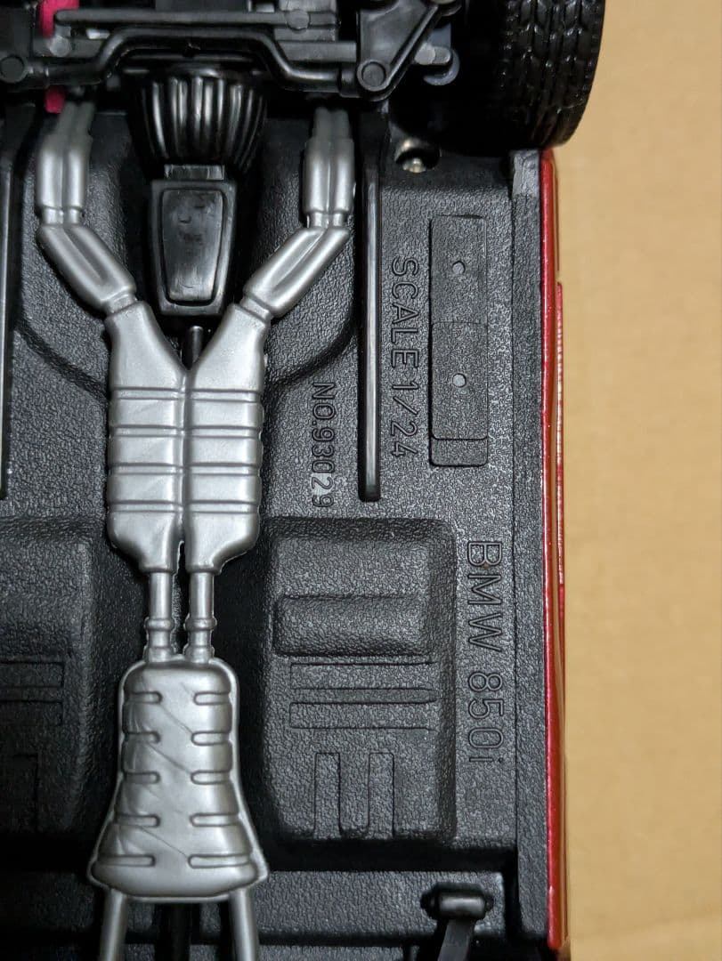 BMW 850i　1/24　ミニカー