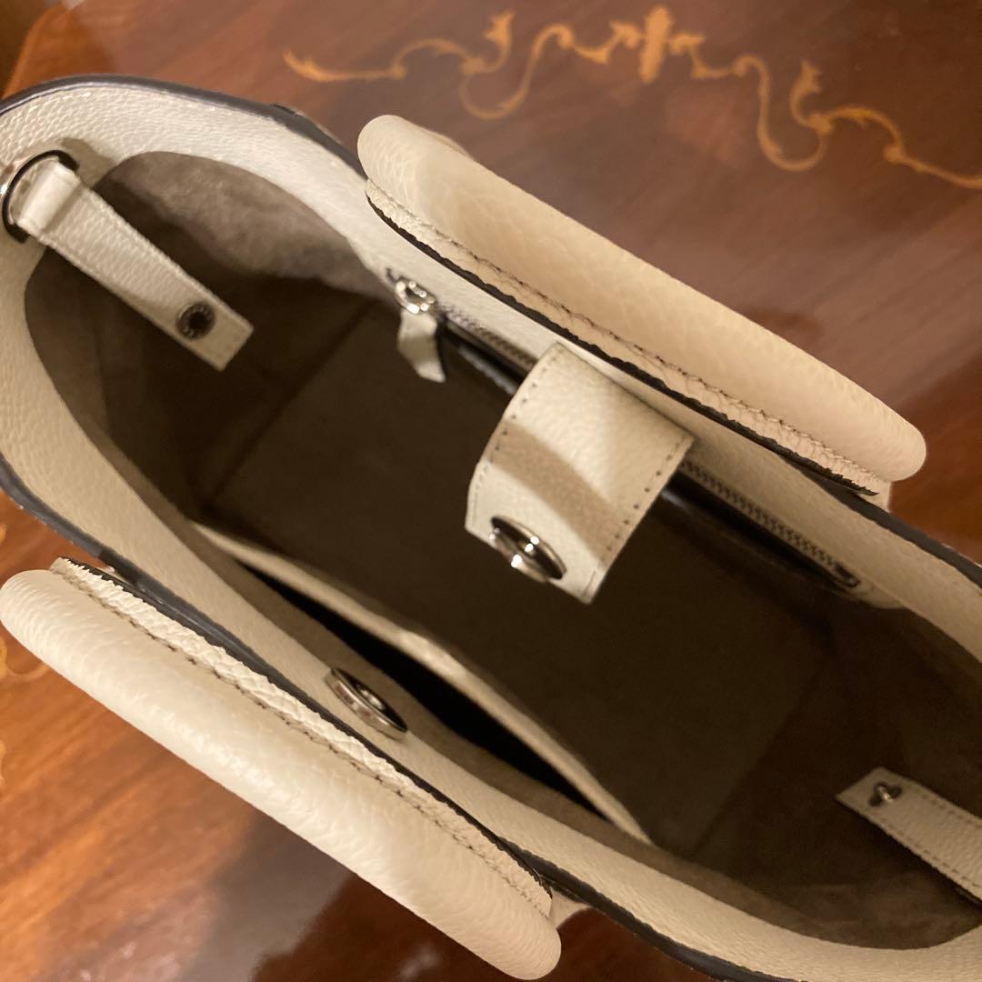 BONAVENTURA 22 ミア レザー トートバッグ アイボリー