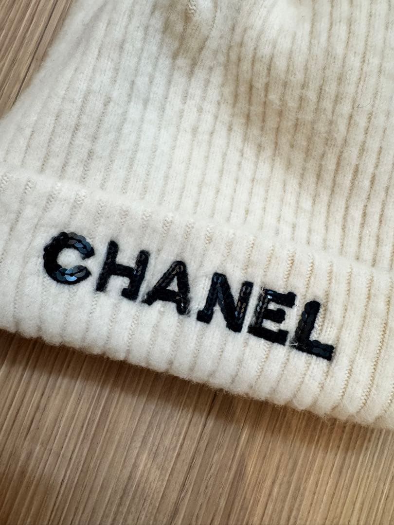 明日花キララちゃん着用色違いCHANELシャネルニット帽カシミアホワイト