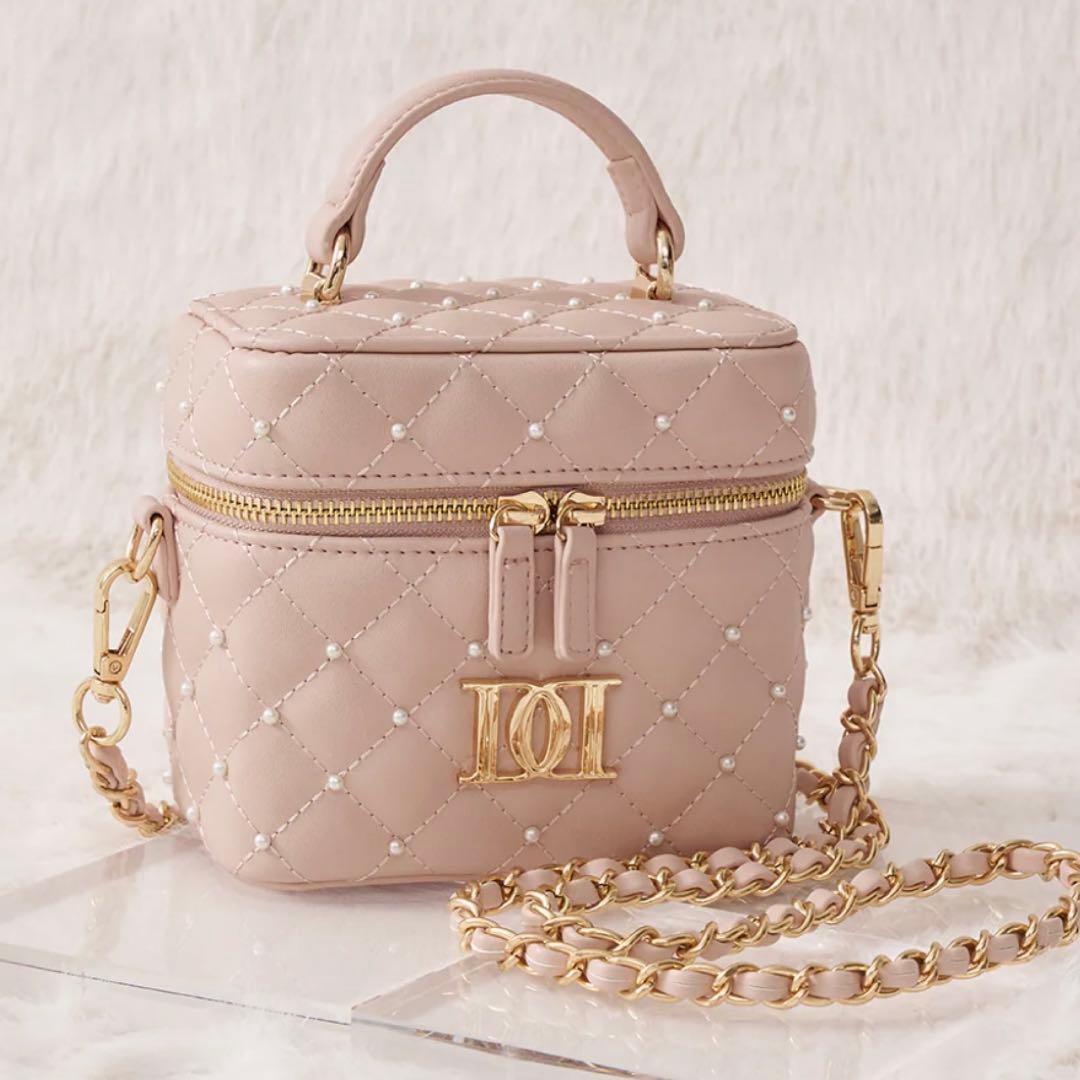 darich ダーリッチ　キルティングパールスクエアミニバッグ　ゴールドパーツ