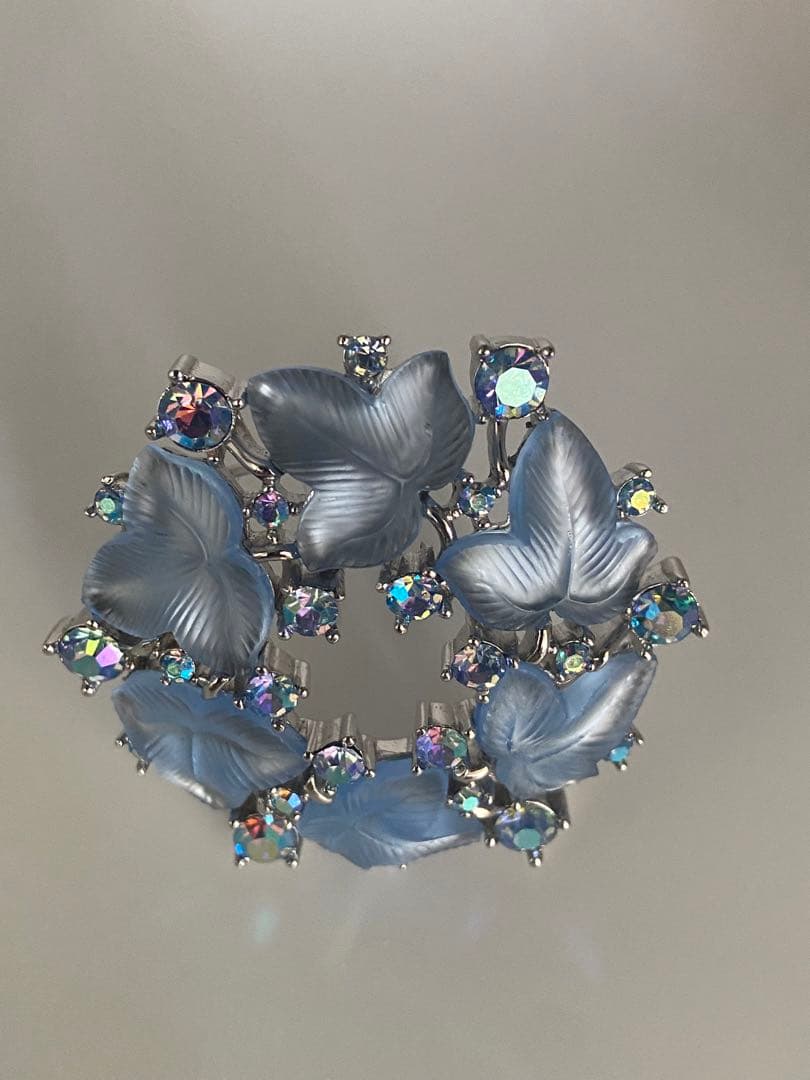 lotuscloud 2514⭐️TRIFARI トリファリヴィンテージブローチ