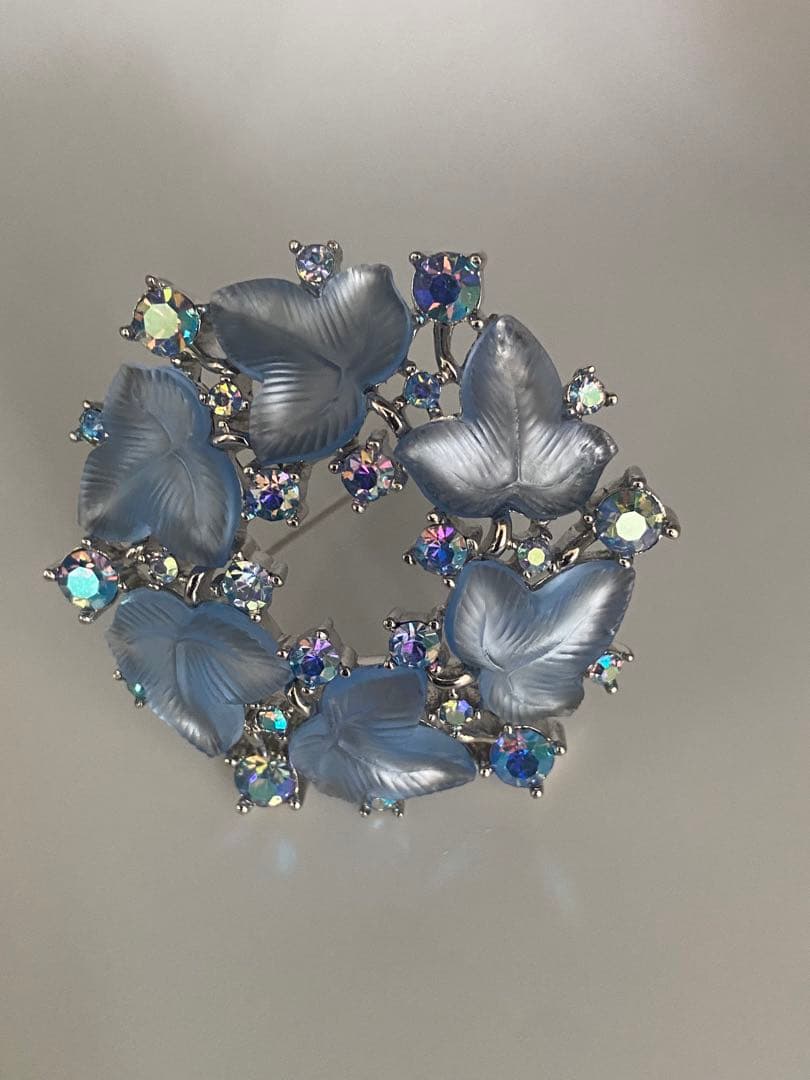 lotuscloud 2514⭐️TRIFARI トリファリヴィンテージブローチ