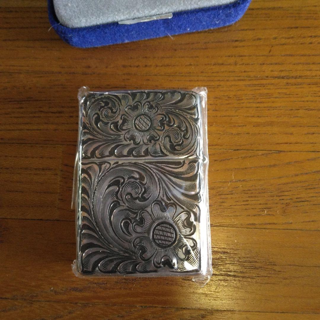 2007年製のシルバーキングの5面手彫りのZippoライターですo(^o^)o