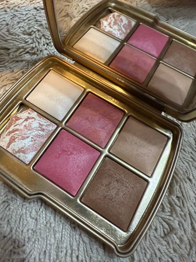 チーク Hourglass ambient lighting edit-2