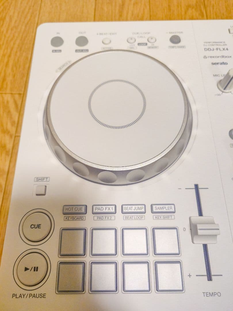 【美品】DDJ-FLX4-W 外箱・持ち運び用ケース付き