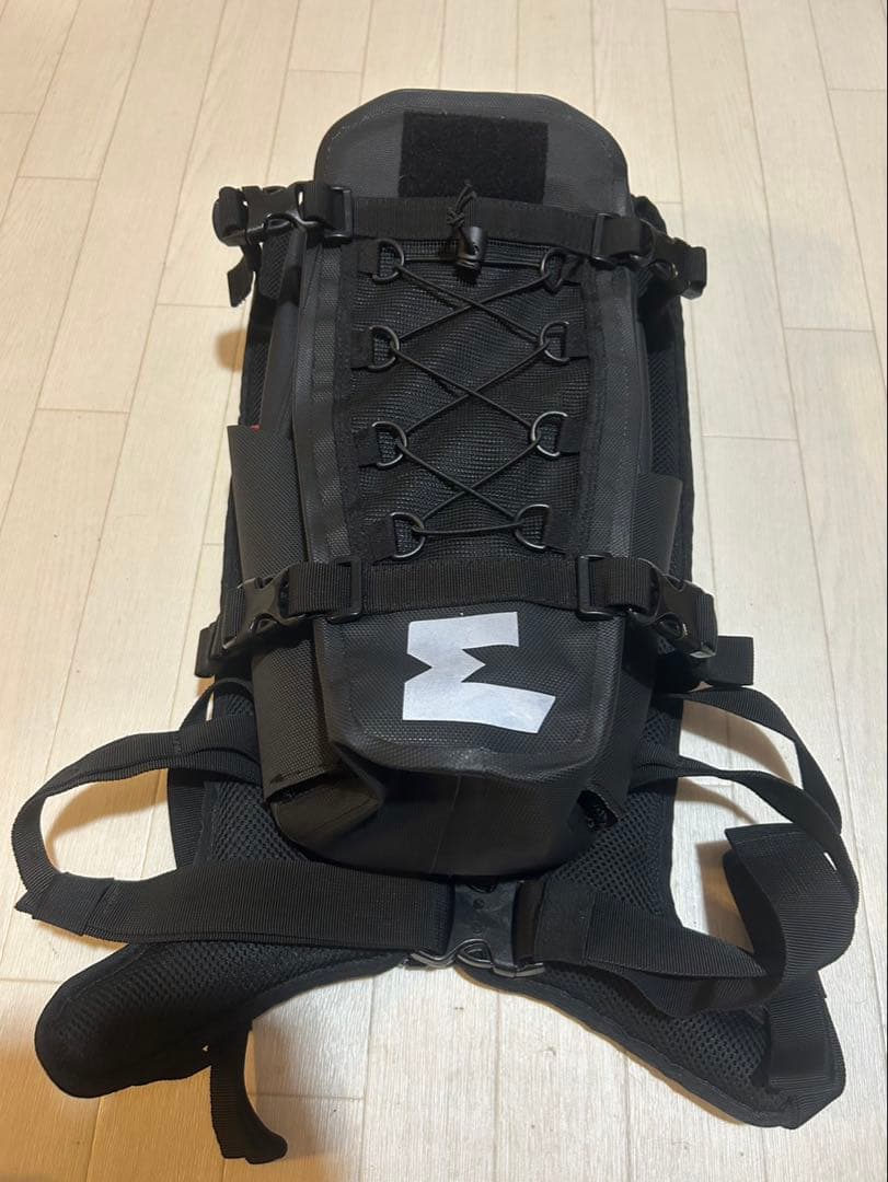 ENDURISTAN ハリケーンバックパック 15L