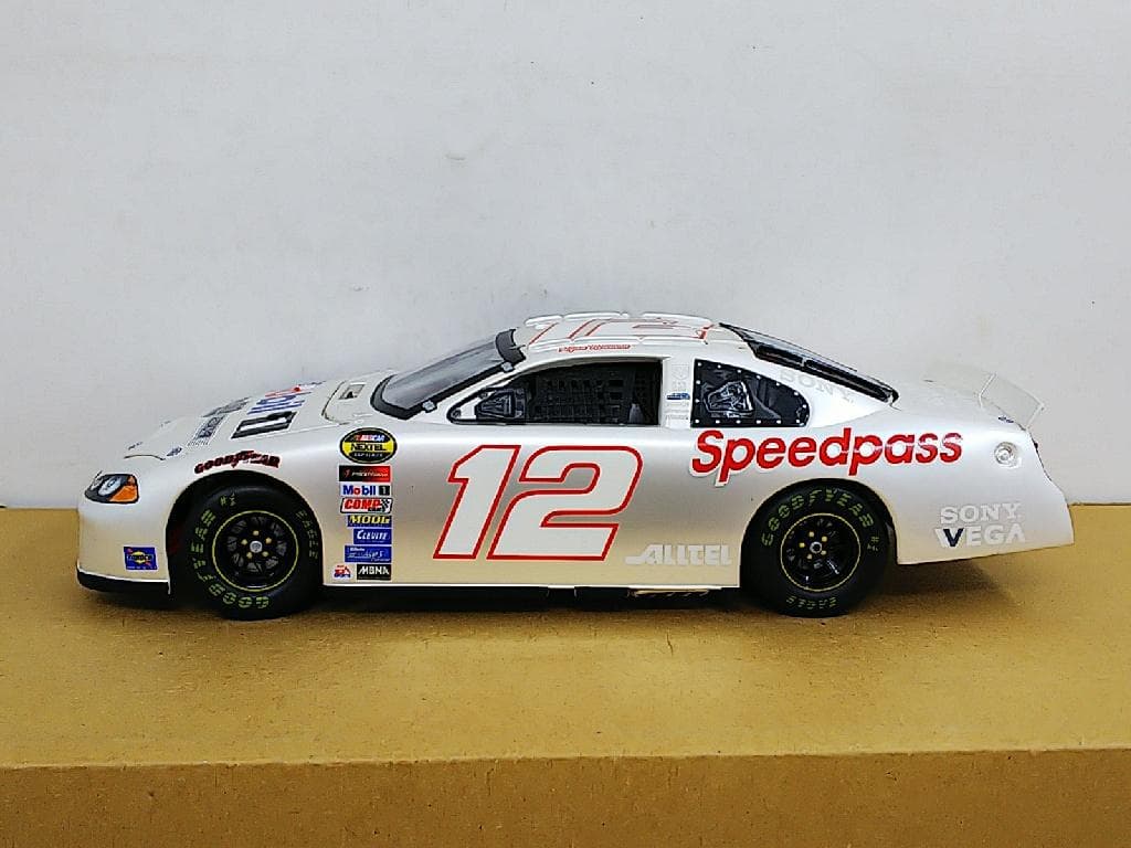 TeamCaliber 1/24 ライアン・ニューマン ペンスケレーシングカー