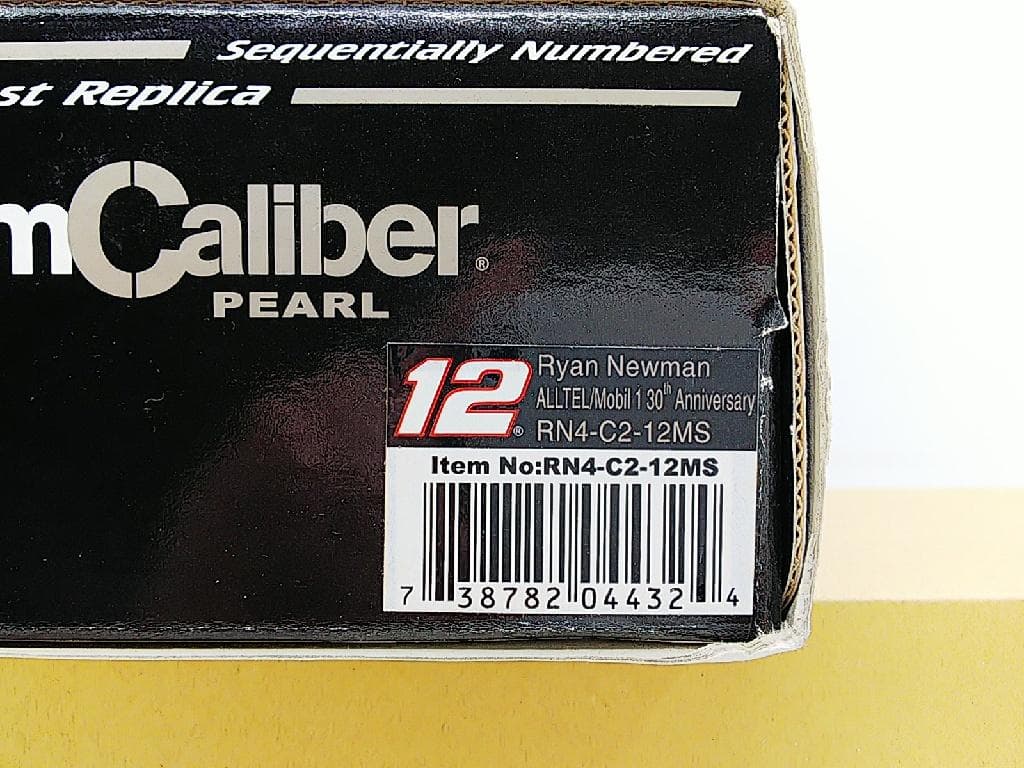 TeamCaliber 1/24 ライアン・ニューマン ペンスケレーシングカー