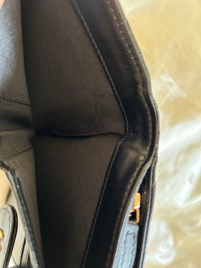 美品❃CHANEL 二つ折り財布 ブラック