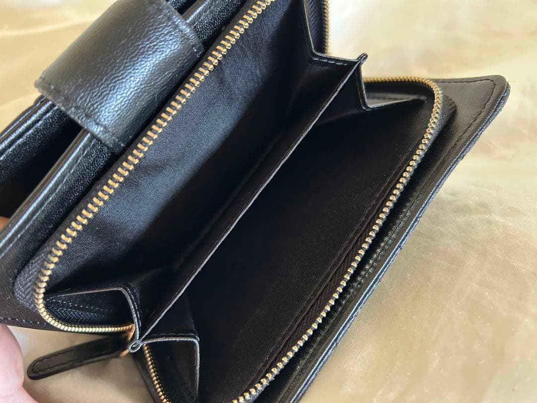美品❃CHANEL 二つ折り財布 ブラック