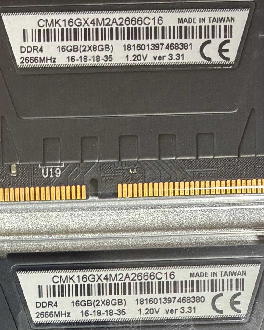 【中古】DDR4-2666 16GB(8GB×2枚) CORSAIR