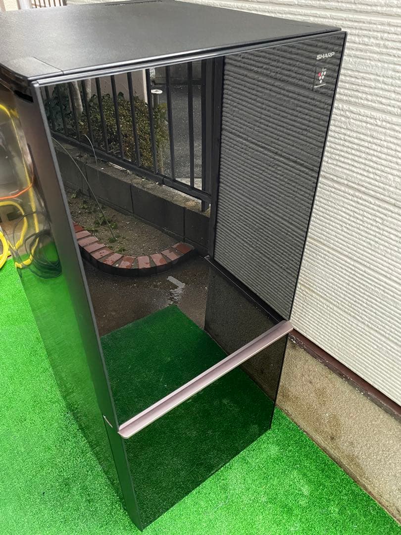 581分解洗浄済み✨ シャープ ガラストップ つけかえどっちもドア 冷蔵庫 黒