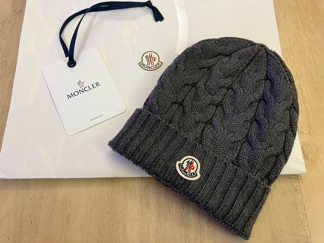 【モンクレールコード認証済】モンクレール　ビーニー　ニット帽　 MONCLER