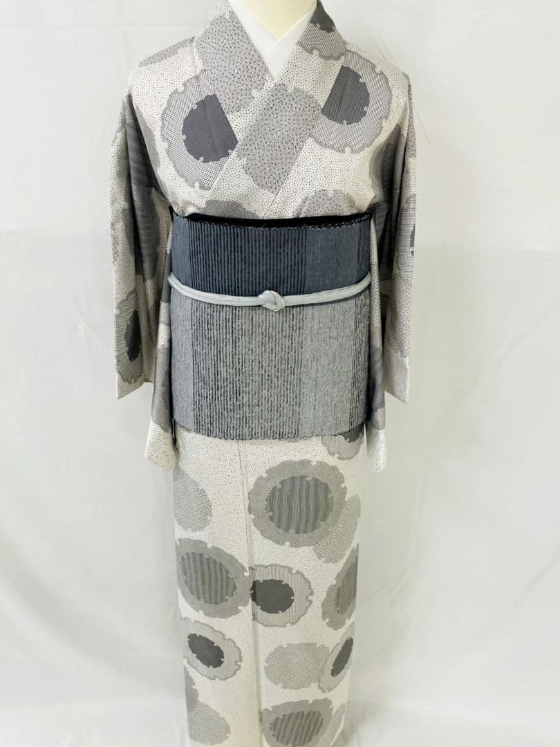 美品　正絹袷　雪輪　本場染大島紬創作小紋