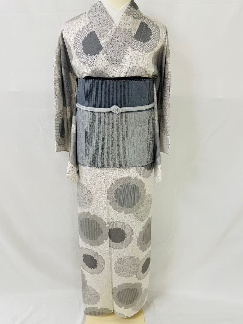 美品　正絹袷　雪輪　本場染大島紬創作小紋