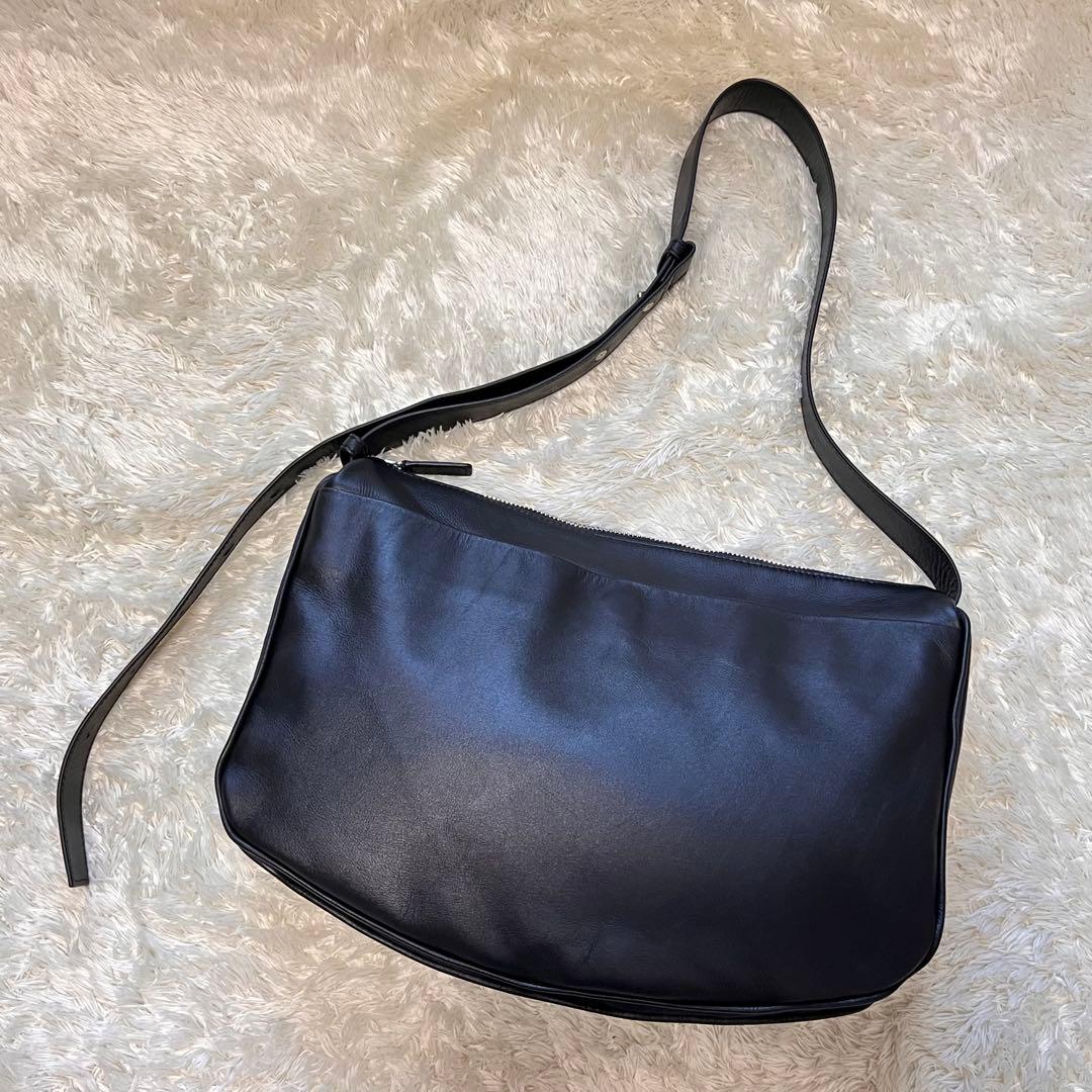 イアパピヨネ スワローマチショルダーバッグ ブラック