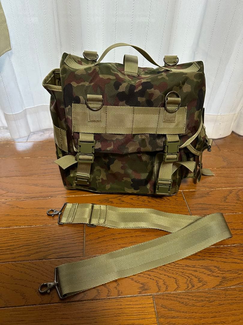 迷彩バックパック 耐久性ナイロン製 陸上自衛隊 雑嚢