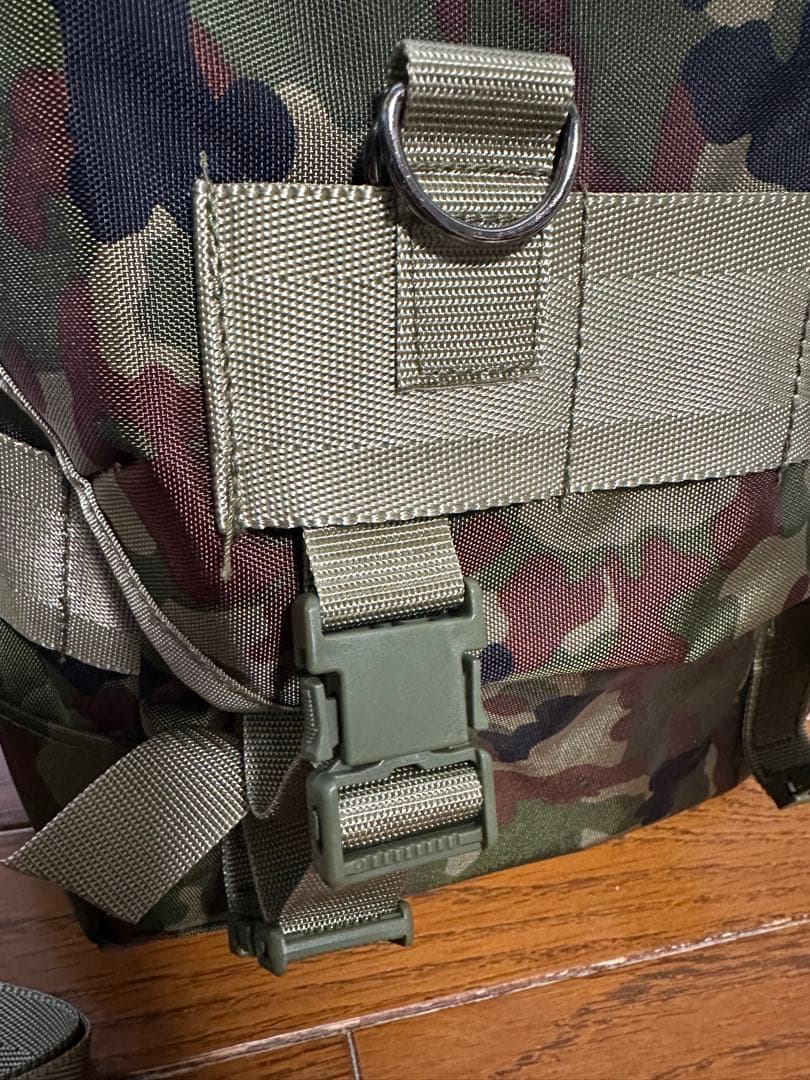 迷彩バックパック 耐久性ナイロン製 陸上自衛隊 雑嚢