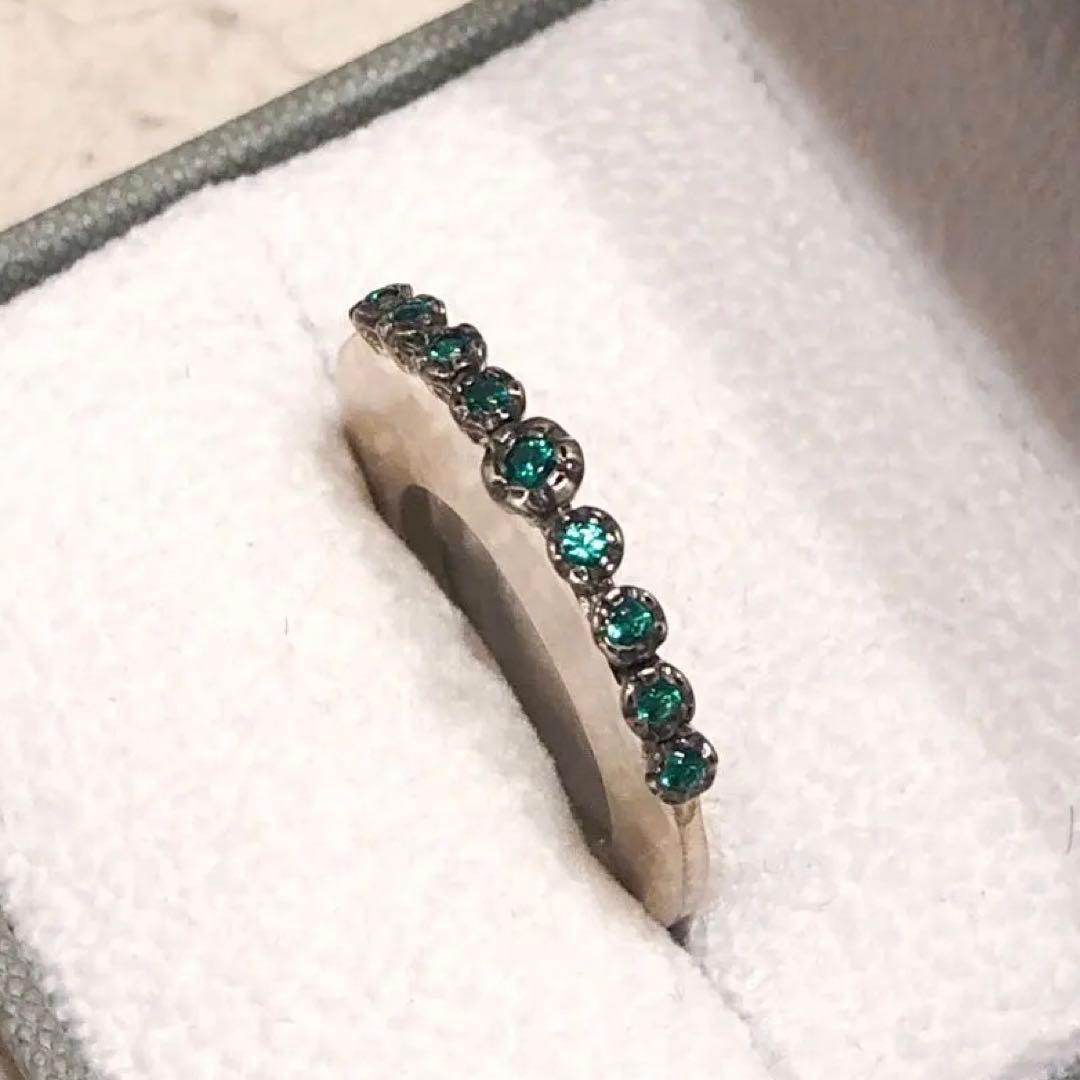 ロザマリア　エメラルドデザインリング　シルバー925刻印あり