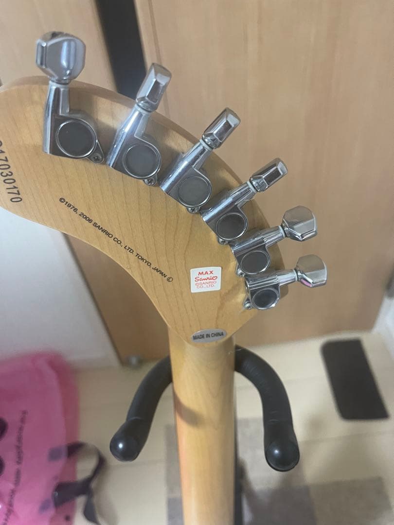 ハローキティ エレキギター　FERNANDES アンプ内蔵 ZO-3 ゾウサン