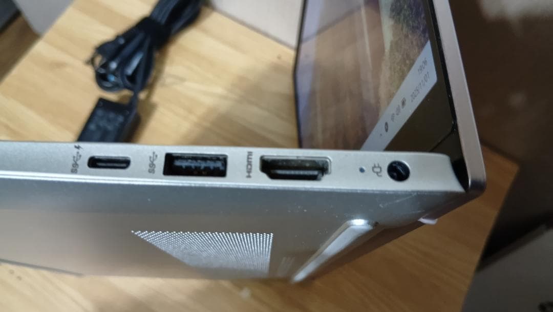 hp Pavilion 14-dv0526TU 11世代i3　サクラカラー美品